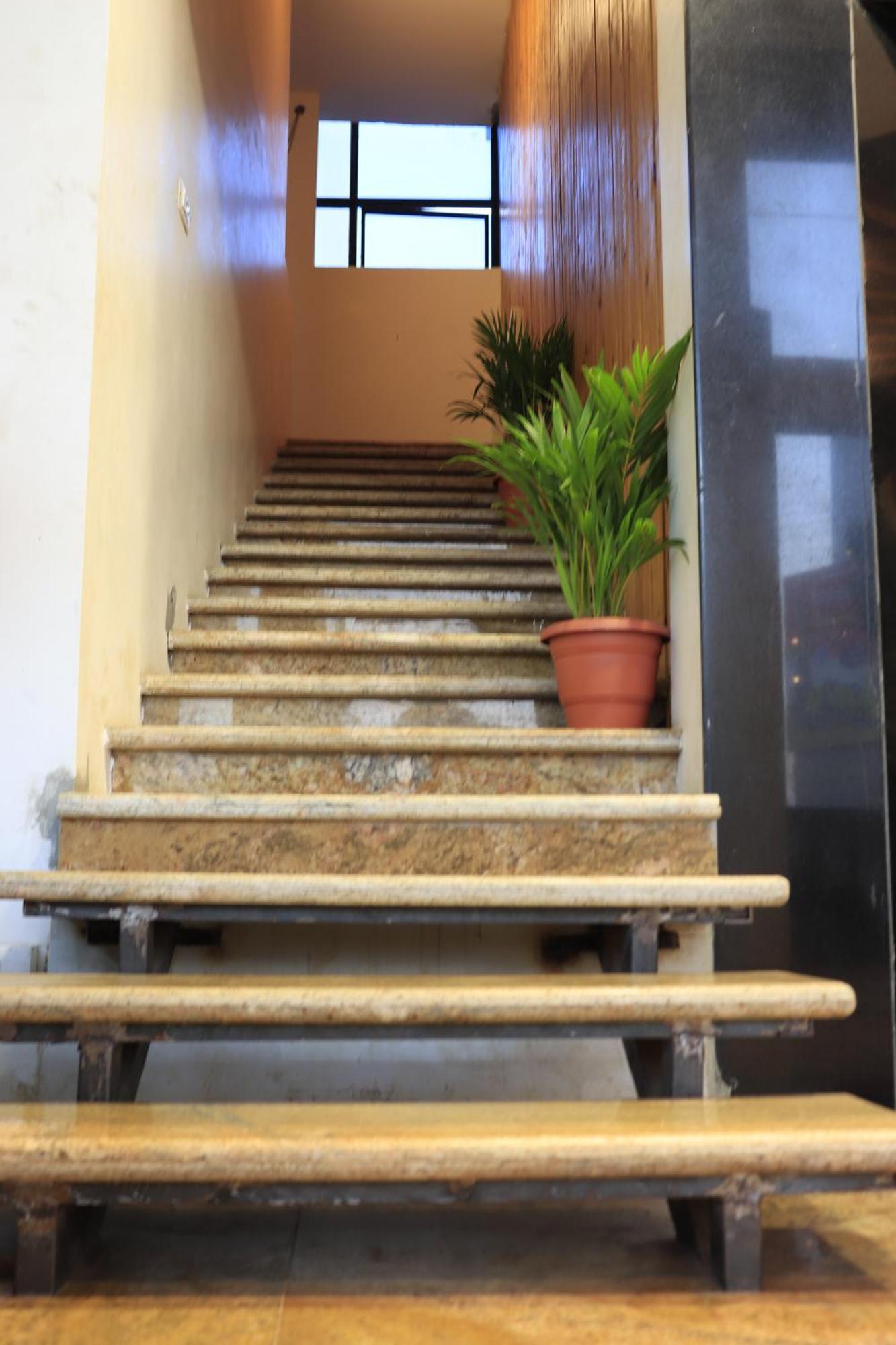 Balaji Gold Inn Hotel هوبلي المظهر الخارجي الصورة