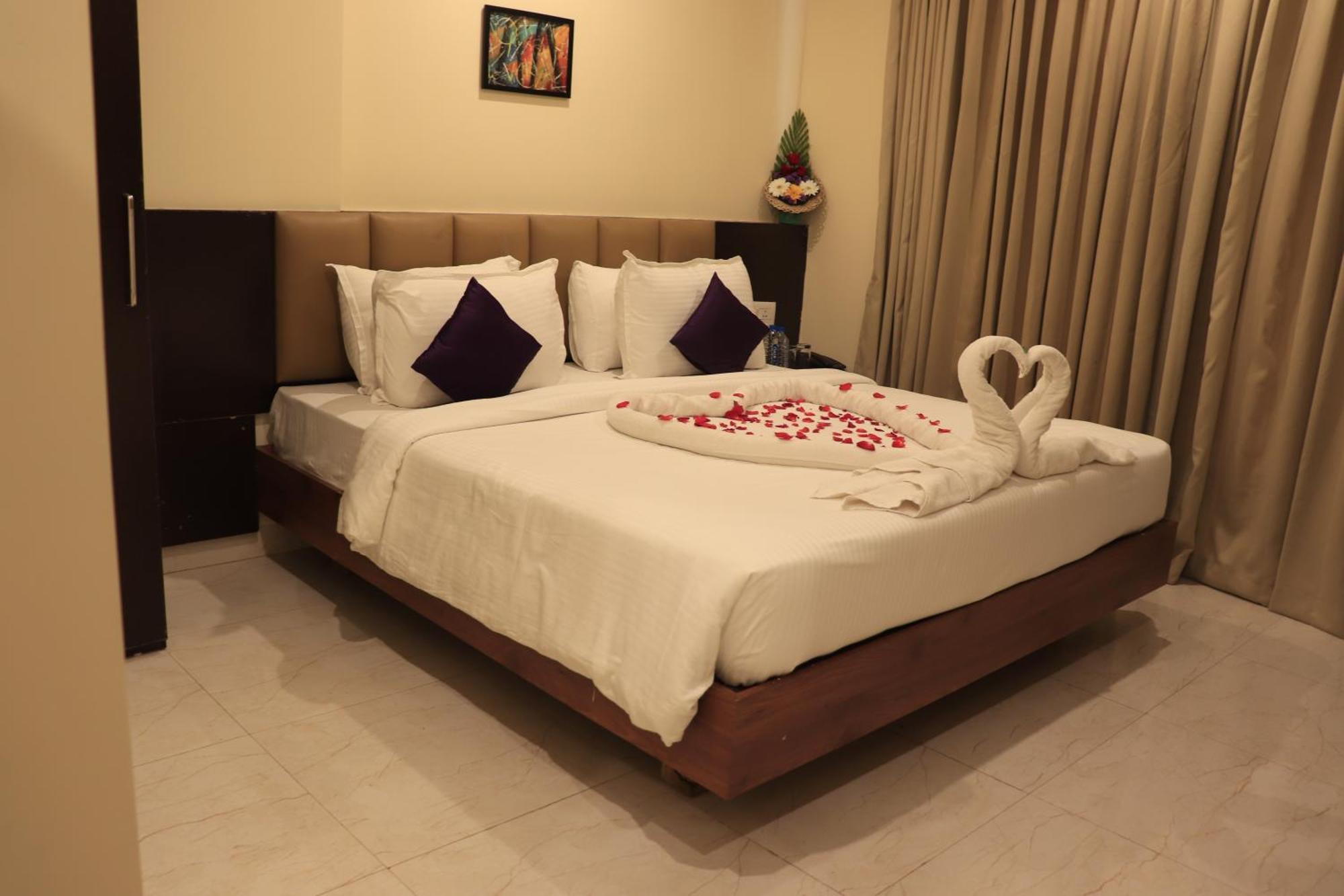 Balaji Gold Inn Hotel هوبلي المظهر الخارجي الصورة