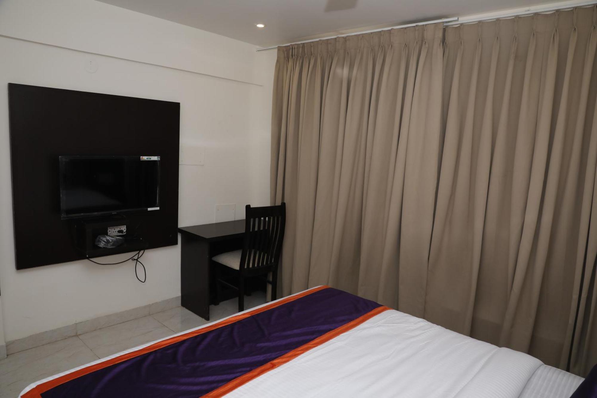 Balaji Gold Inn Hotel هوبلي المظهر الخارجي الصورة